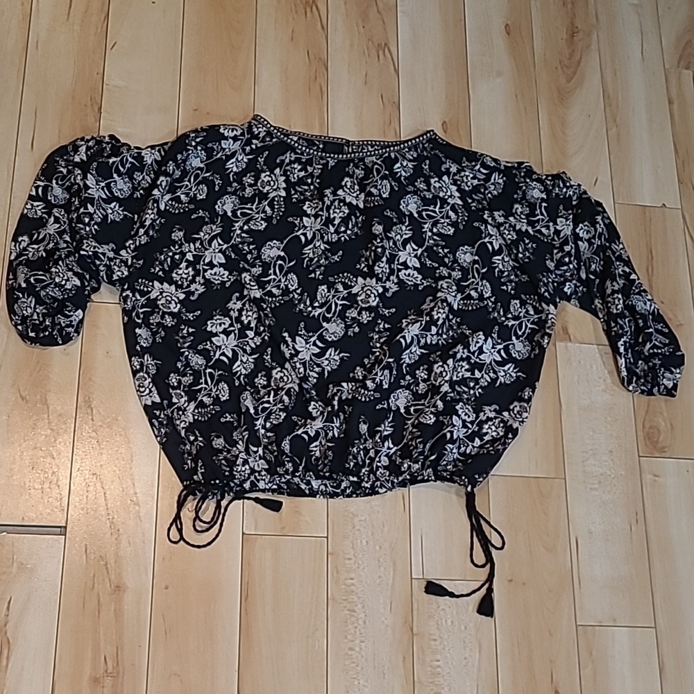 Max Studio women's size small shirt